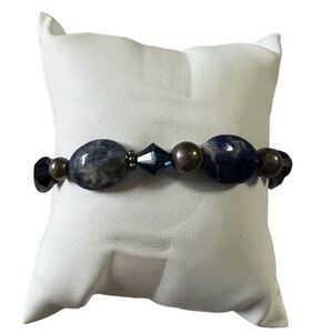 Handcrafted blue lapis and chrystal bracelet